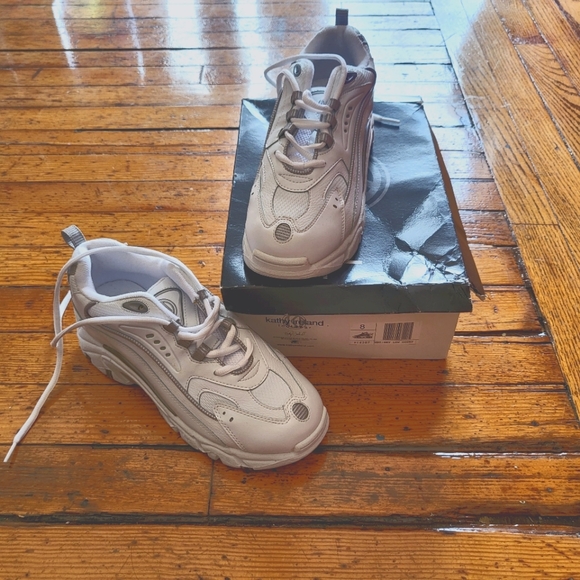 Kathy Ireland Low Court Sneakers White Gray Size